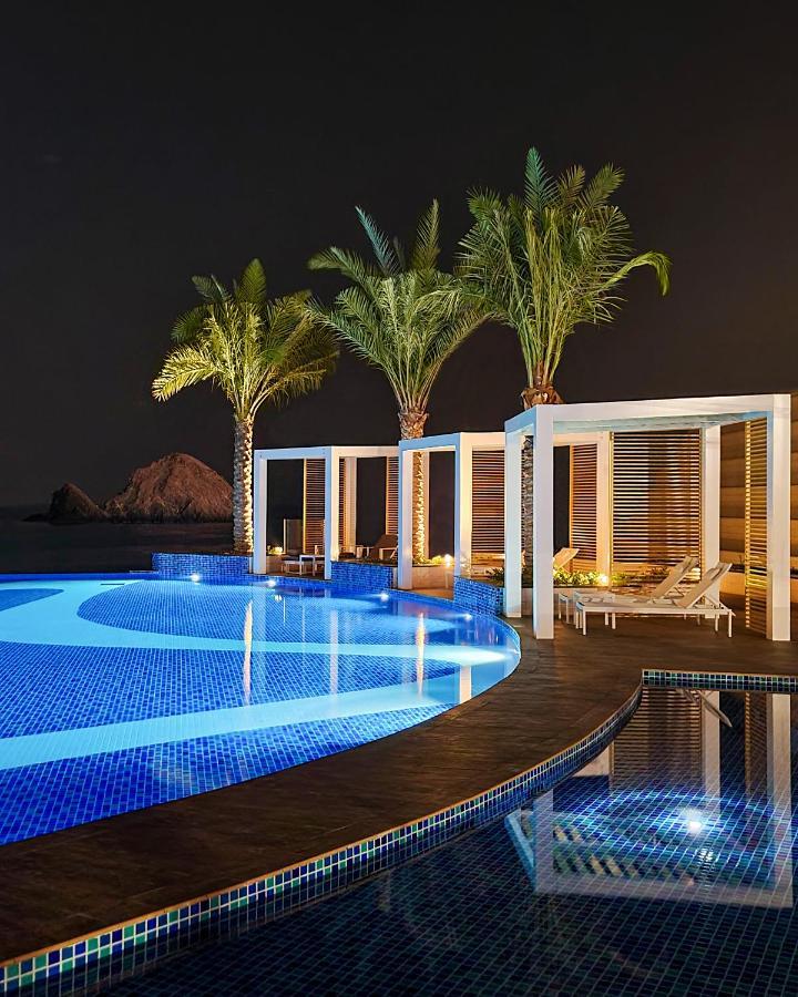 Royal M Al Aqah Beach Resort By Gewan 외부 사진 The pool at the Westin Abu Dhabi